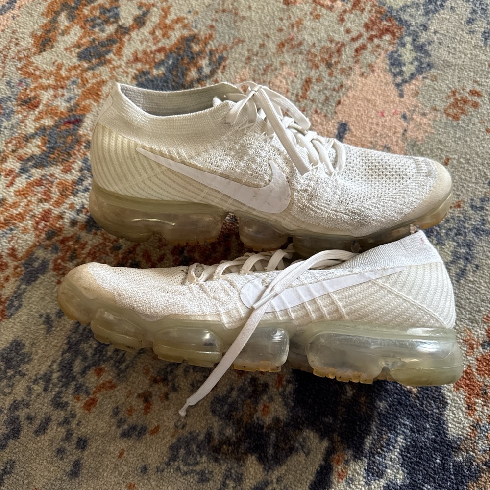 Nike Air Vapor Max Flyknit Triple White trainers